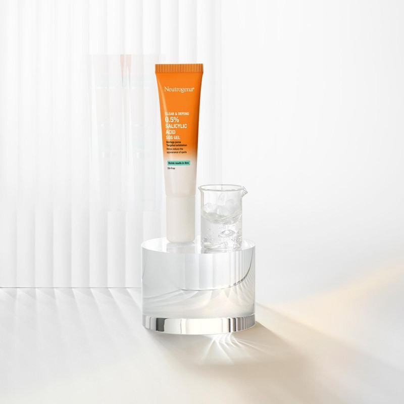 ژل ضد جوش نوتروژینا مدل clear and defend حجم 15میلی لیتر