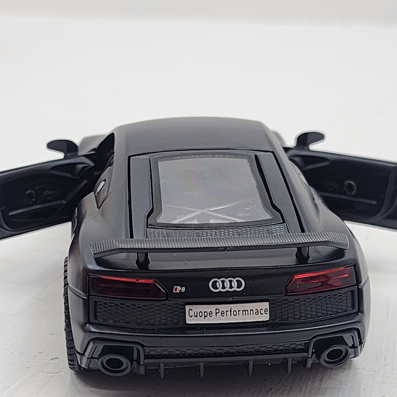 ماشین بازی ناب سل مدل موزیکال چراغ دار AUDI R8