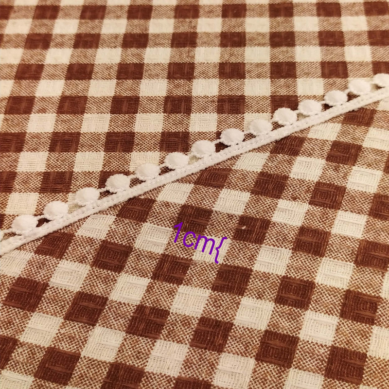 رومیزی پانیذ پود مدل چهارخانه گرد سایز 140x140 سانتی‌متر