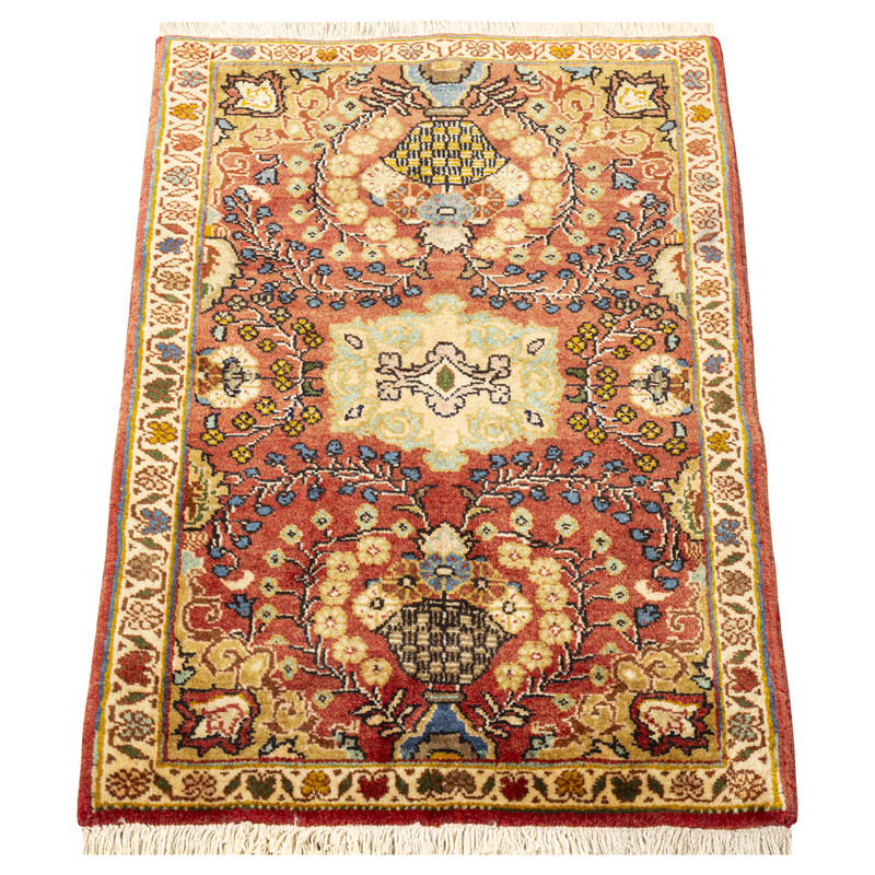 فرش دستبافت نیم متری طرح بیجار کد 45P704 زمینه لاکی
