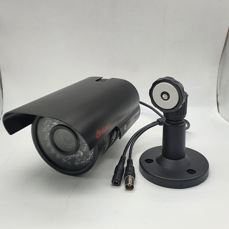 دوربین مداربسته آنالوگ بولت با حسگر CCD مدل ST-650 با کیفیت تصویر 600TVL، اتصال باسیم BNC، دید در شب 40 متر و پایه نصب مناسب محیط بیرون