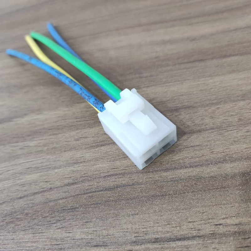 سوکت رله فن خودرو کد B052 مناسب برای پراید