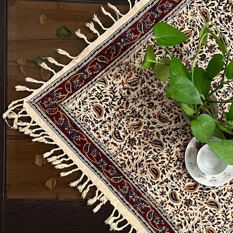 رومیزی مدل قلمکار سرو سایز 60x60 سانتی‌متر