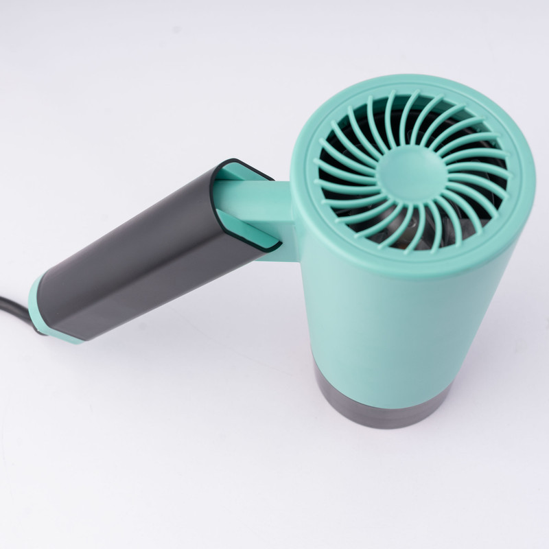 سشوار مسافرتی 1600 وات وی جی ار مدل V-426، موتور DC، وزن 600 گرم، المنت فلز، دارای سری متمرکز‌کننده باریک با ویژگی صاف‌کنندگی، با قابلیت باد سرد
