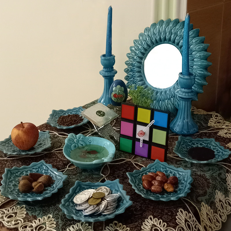 ساعت رومیزی عقربه‌ای مدل مکعب روبیک